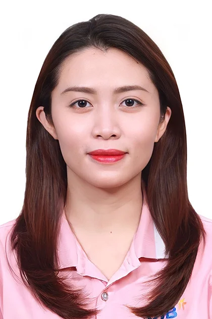 Chụp hình thẻ nữ áo hồng tươi tắn