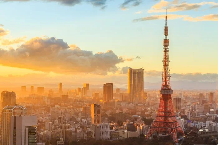 Ảnh thành phố Tokyo với tháp Tokyo nổi bật trong ánh chiều tà