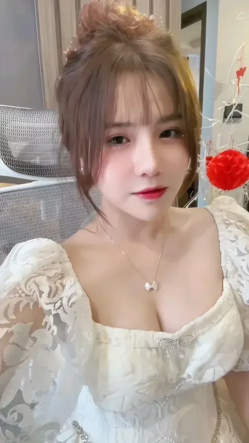 Hình 41 trong bộ xxx áo dài