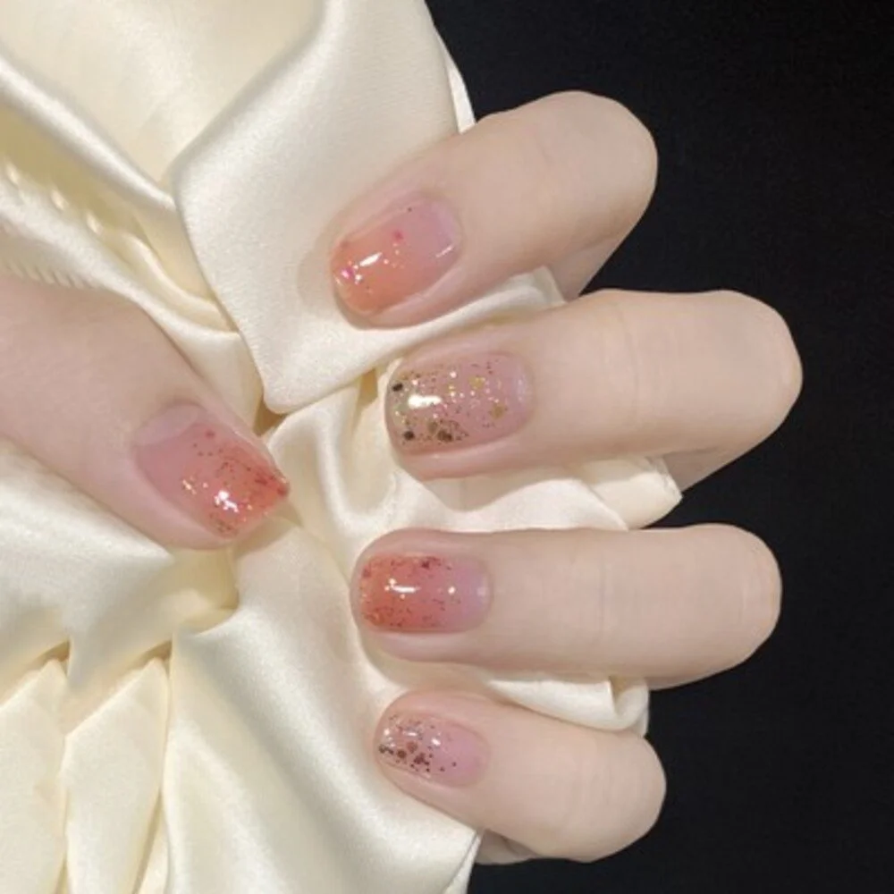 Điểm danh những mẫu nail màu hồng siêu hot, nàng nên rủ rê hội bạn triển ngay mùa Tết này (2)
