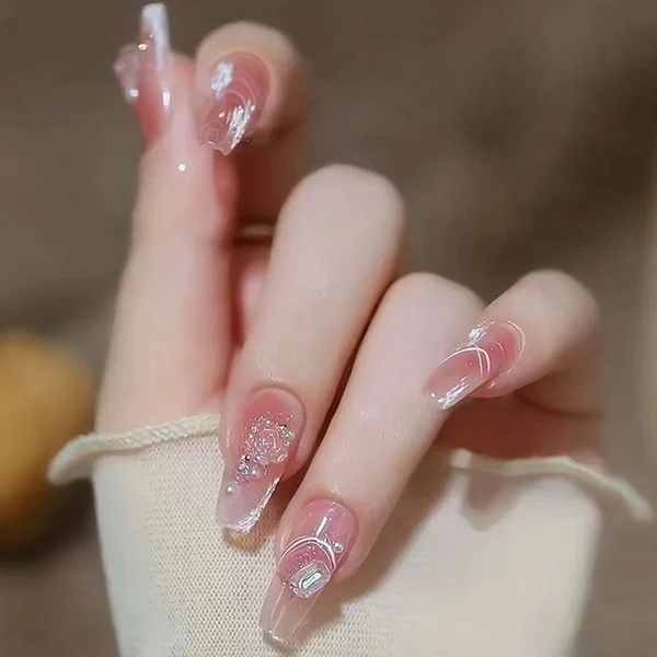 Nail Màu Hồng Thạch Đính Đá: Xu Hướng Làm Đẹp Hot Nhất Hiện Nay! (3)
