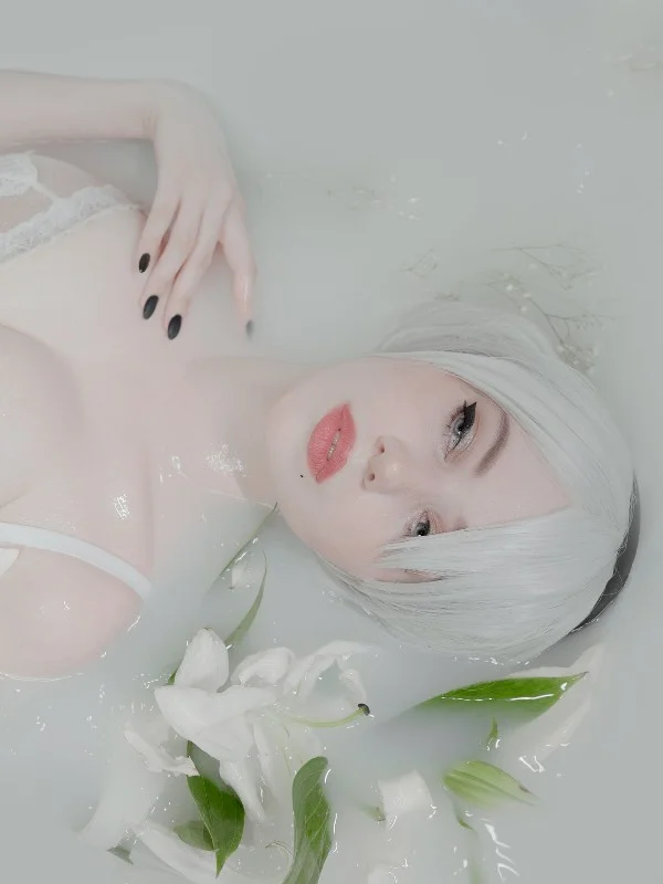 Alina Becker: 2B Milk Bath (Nier: Automata) (20 photos) Sexy Cosplay