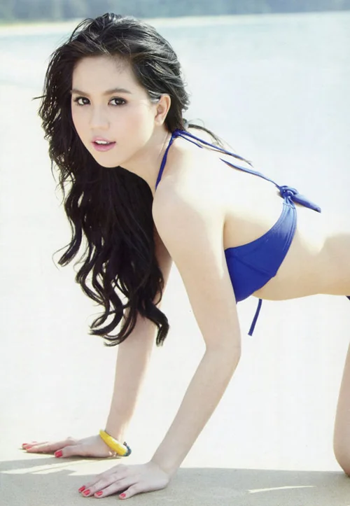 Ngắm trọn bộ ảnh bikini trên tạp chí Thái của Ngọc Trinh