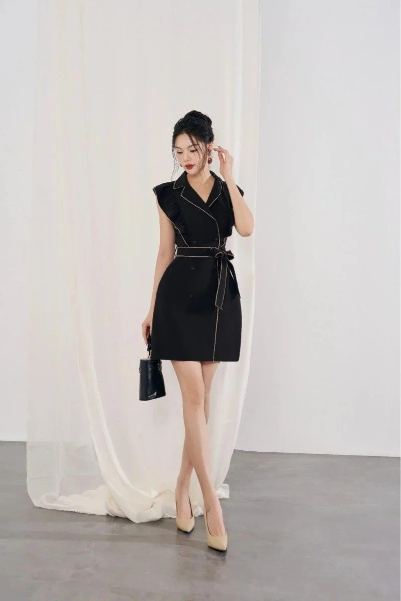 Đầm vest mini đen viền bèo
