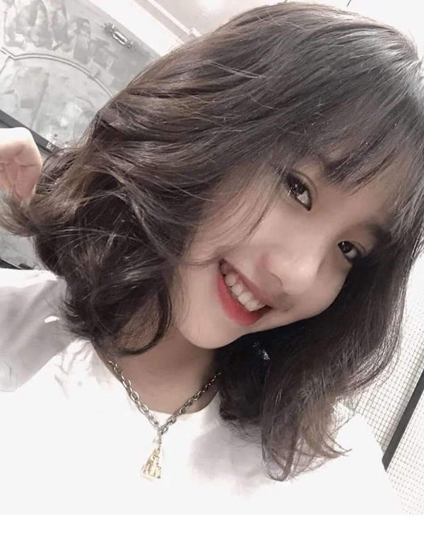Tóc ngắn uốn xoăn đuôi (2)