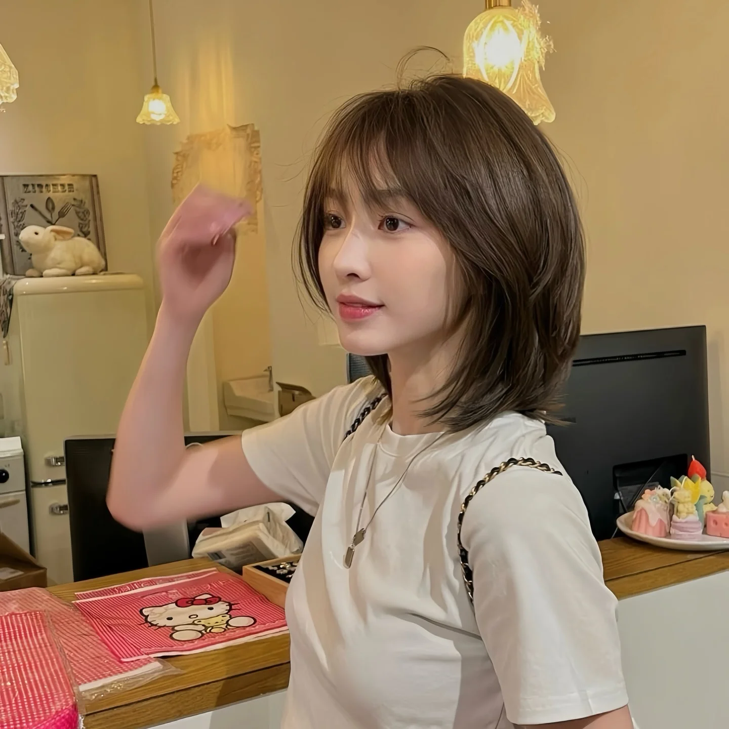 Tóc ngắn layer như Lee Se Young khiến chị em mê mẩn và muốn cắt ngay - Ảnh 7.