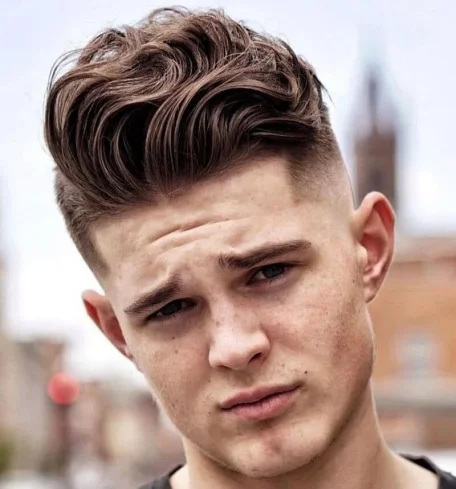 Kiểu tóc undercut uốn xoăn nhẹ - Barber Shop Vũ Trí